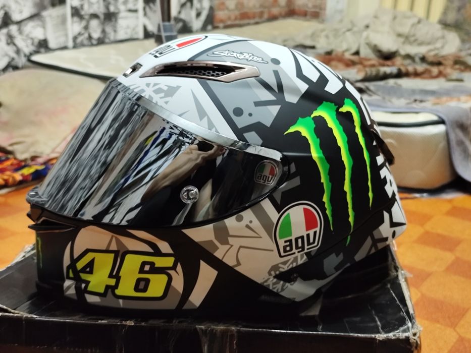 Продам шлем AGV PISTA GP