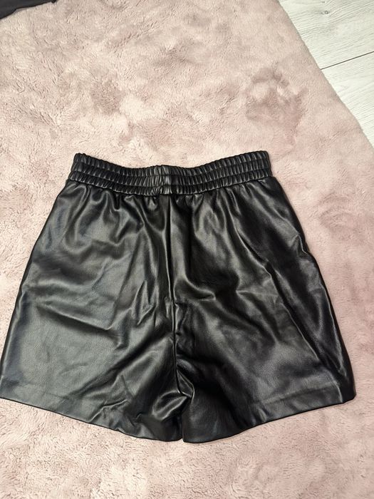 Кожени къси панталонки