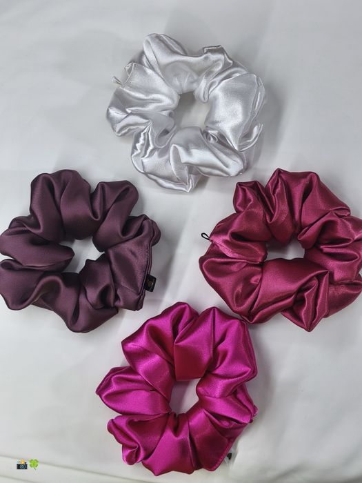 Скрънчи от кадифе и сатен