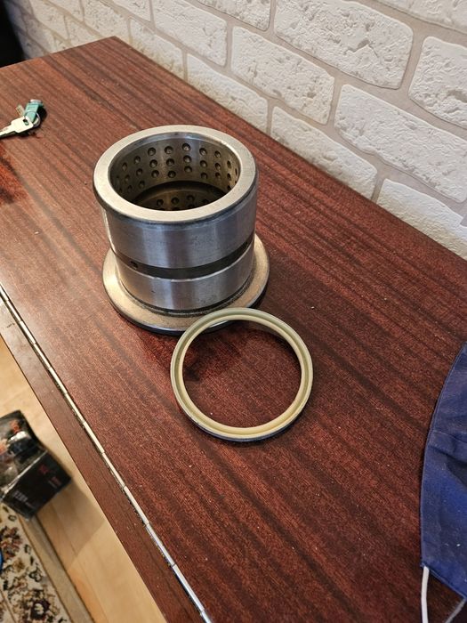 Фтулки на эсковатор