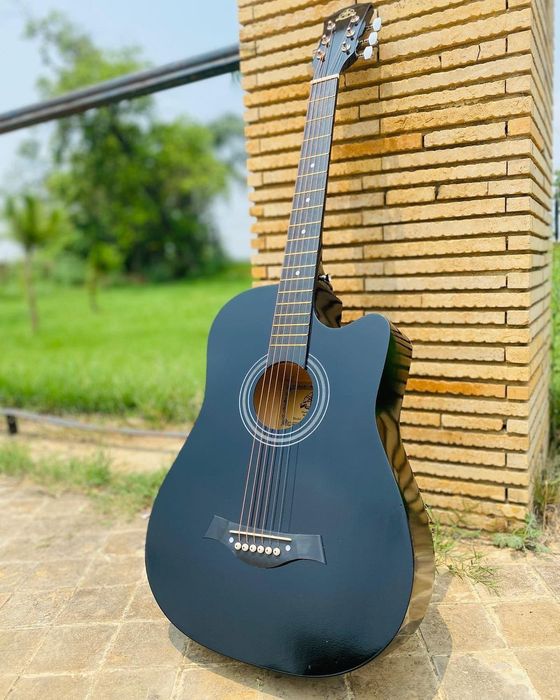 Новая акустическая гитара