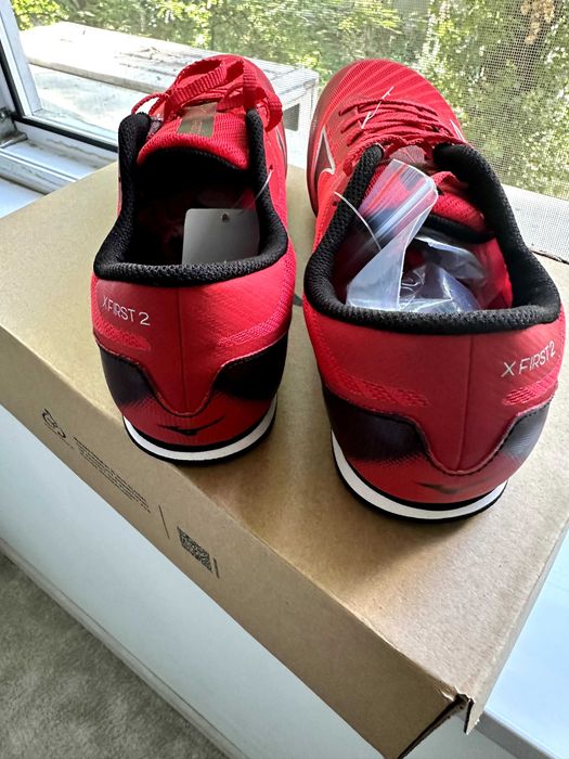 Adidasi Mizuno Cuie Atletism - NOI mas.44, Redus de la 850 la 450 ron, greutate 260 de grame