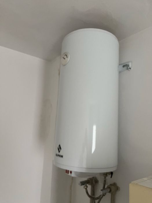 Продавам Бойлер 60л