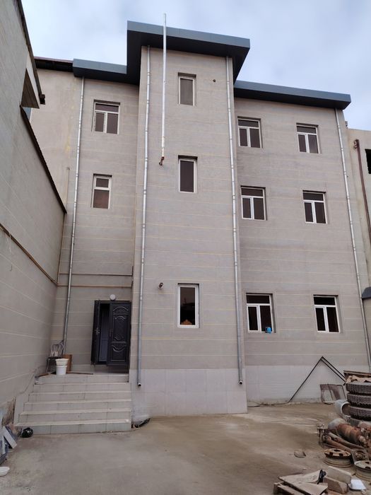 Расентир кийм бозор йонида 3-этажли бино ижарага берилади