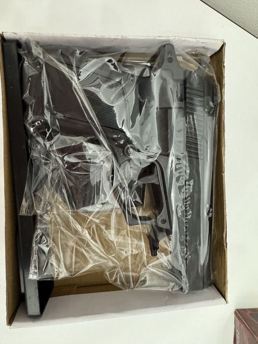 Bricheta pistol CZ full metal suport cadou si husa protectie