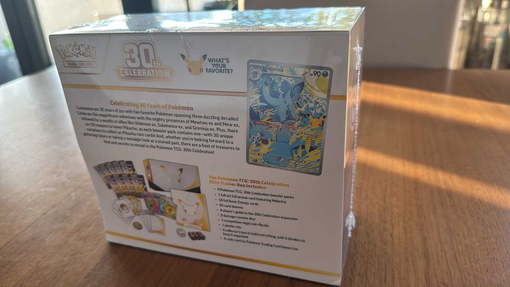 ETB Box Pokemon 30th Celebrations Sigilat pokemon elite trainer box