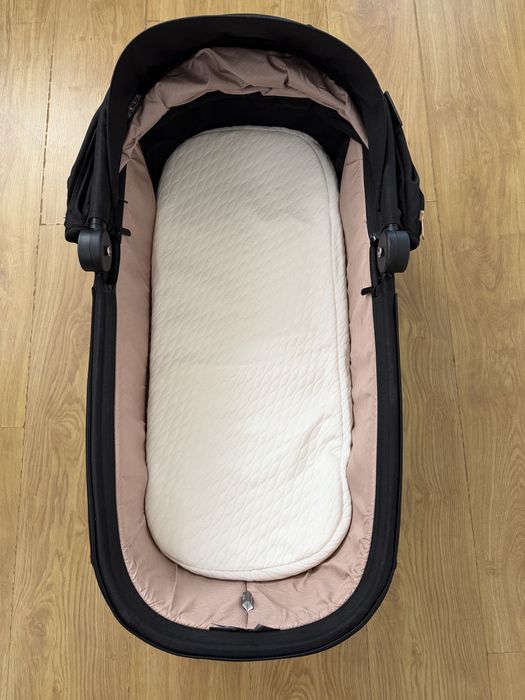 Бебешка количка 2 в 1 KinderKraft Nea 2, Midnight Black
