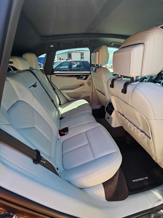 Продавам Porsche Macan S 3.0 бензин 340 кс Sport Chrono Пакет Панорама