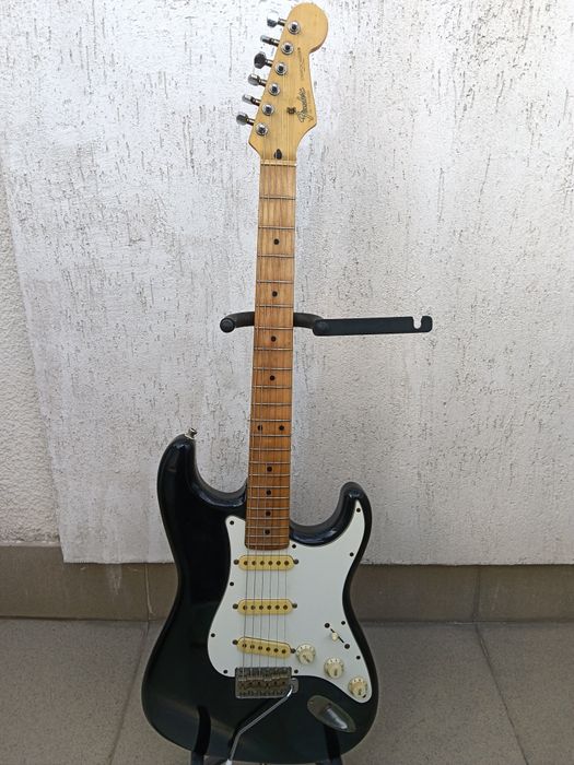 Fender Stratocaster MIJ E Series електрическа китара Фендър японска от 80те години