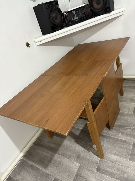 Стол б/у продается стол книжка