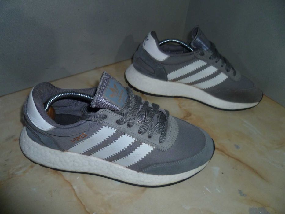 ADIDAS Boost маратонки №37