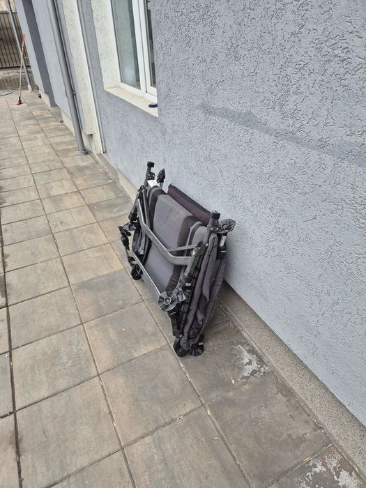 Vând pat pescuit pliant model xxl calitativ . Schimb  cu jante bmw