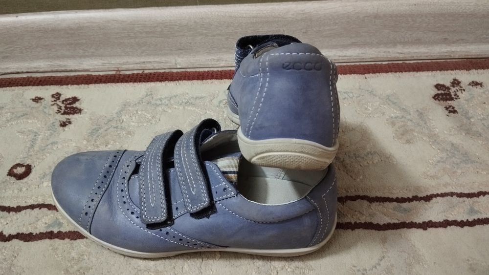 Женские кроссовки ecco