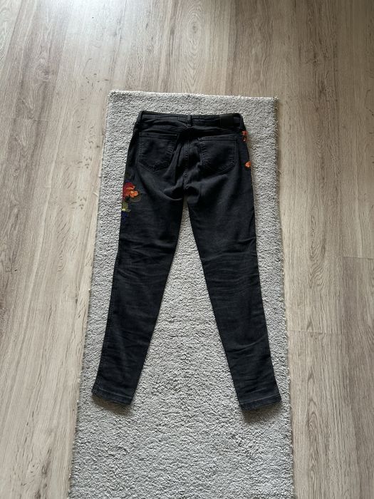 Дънки на Zara.