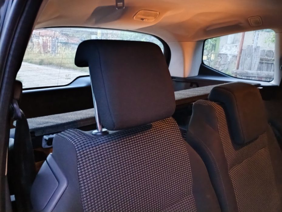 Peugeot  5008 1.6  hdi