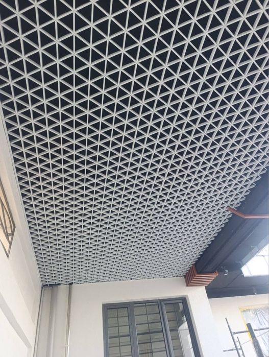 Потолок Лрилата Грилята грилиято грилиято