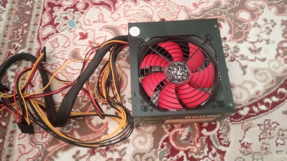 продам БП 600w 24пин