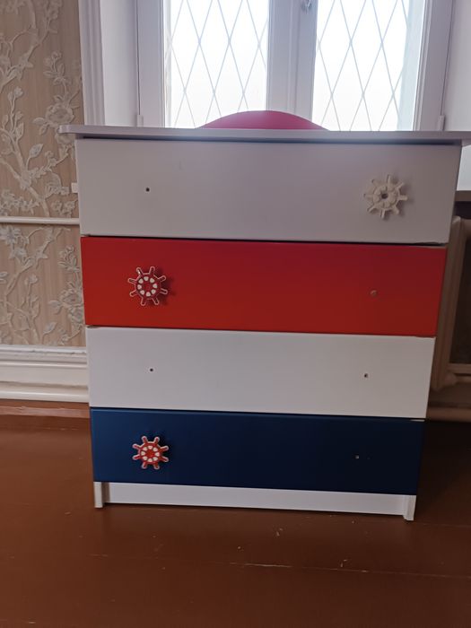 Детский комплект мебель крават шкаф