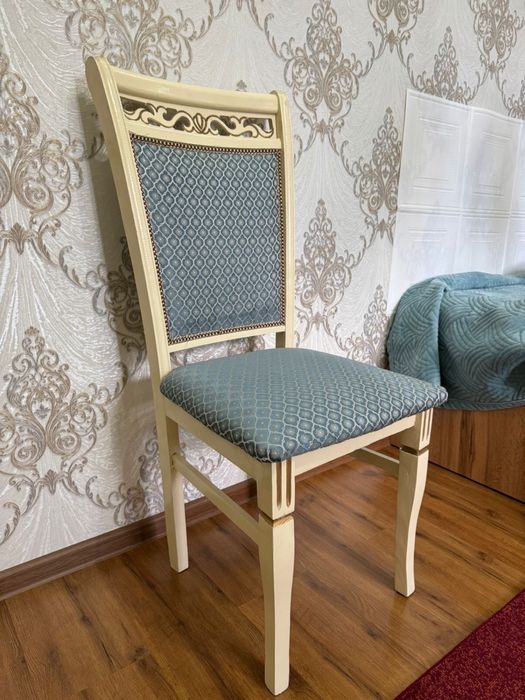 Стол со стульями мебель для гостиной