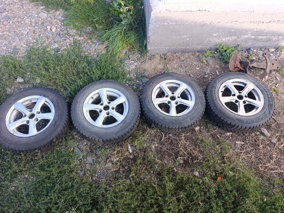 Продам шины с дисками накаченные