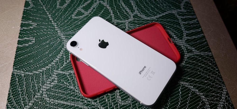 iPhone XR 64GB – perfect funcțional, baterie 100%, husă + folie