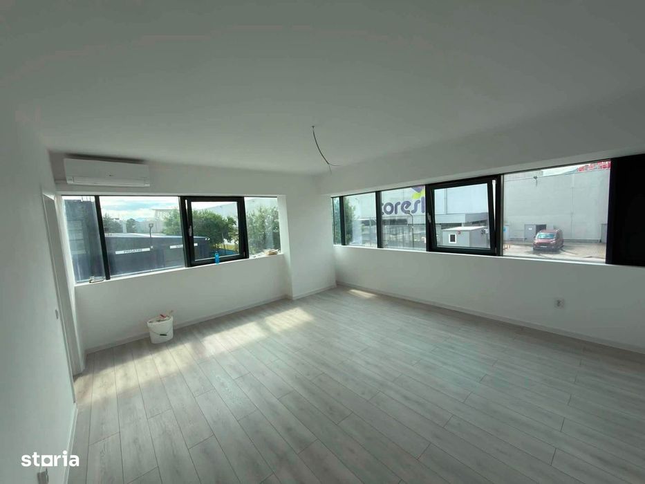 Spatiu comercial, Coresi