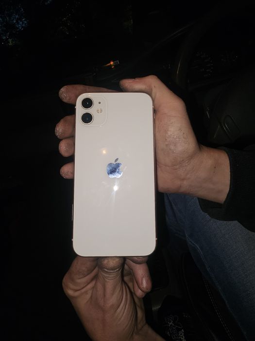 Продам айфон 11 64gb