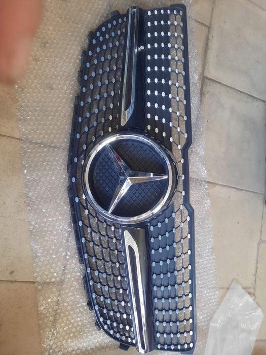 Рещетка на mercedes  jlk