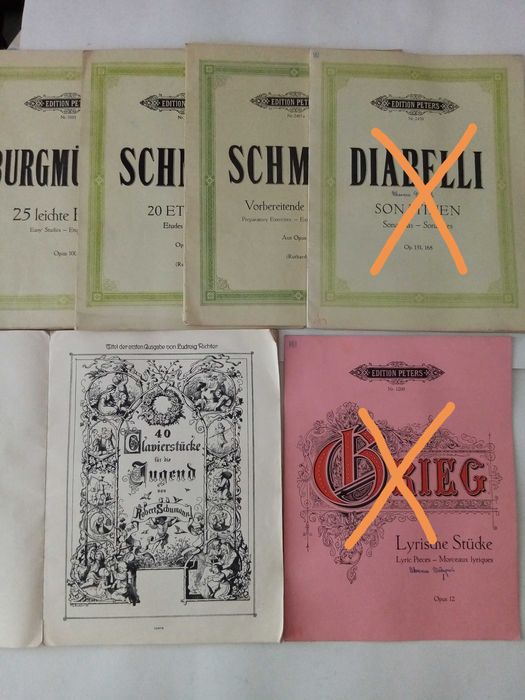 Нотни партитури, музикални албуми  и школи за пиано