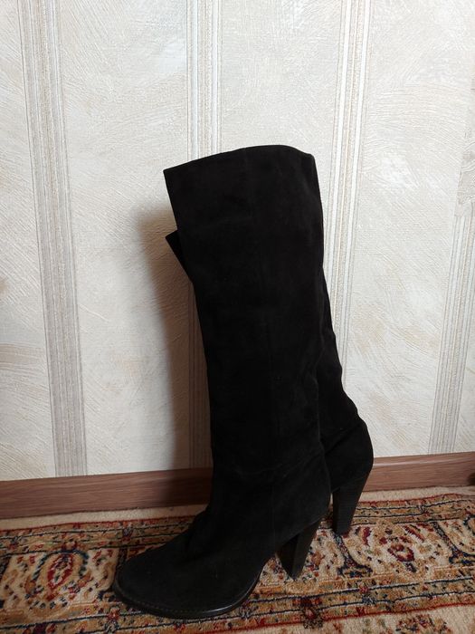 Замшевые сапоги. 36-37 размер