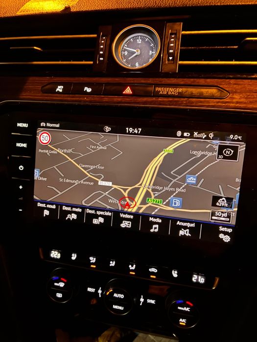 Navigație VW MIB2.5 Harman + Display 9.2” + Ramă Piano Black
Preț: 3.5