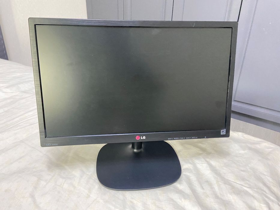 Монитор LG, Phillips, Della 20”