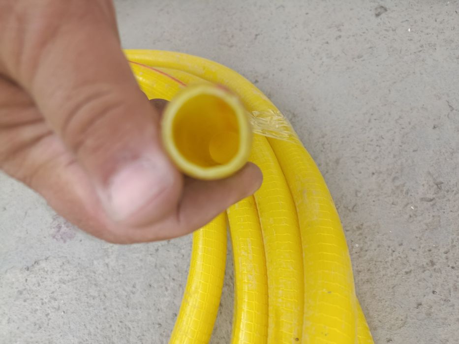 Продам шланг в идеальном состоянии диаметр 25 мм длина 15 метров.