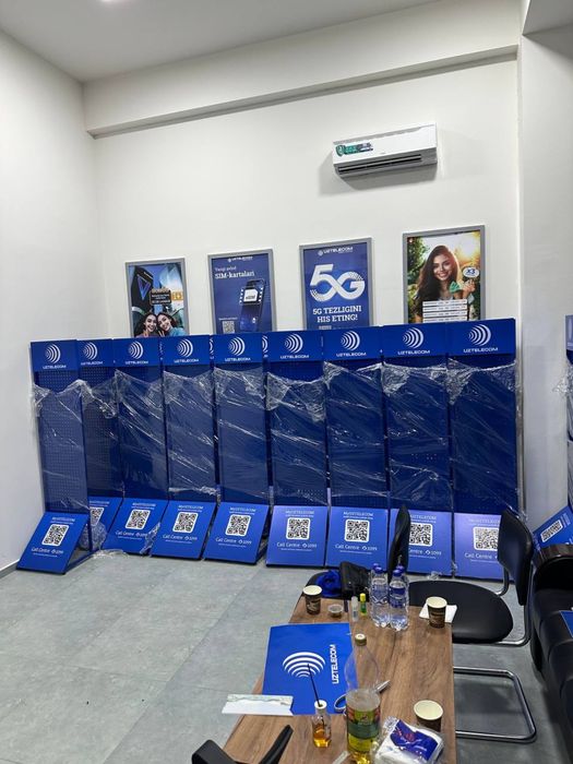 Стеллаж витрина стойка стенд