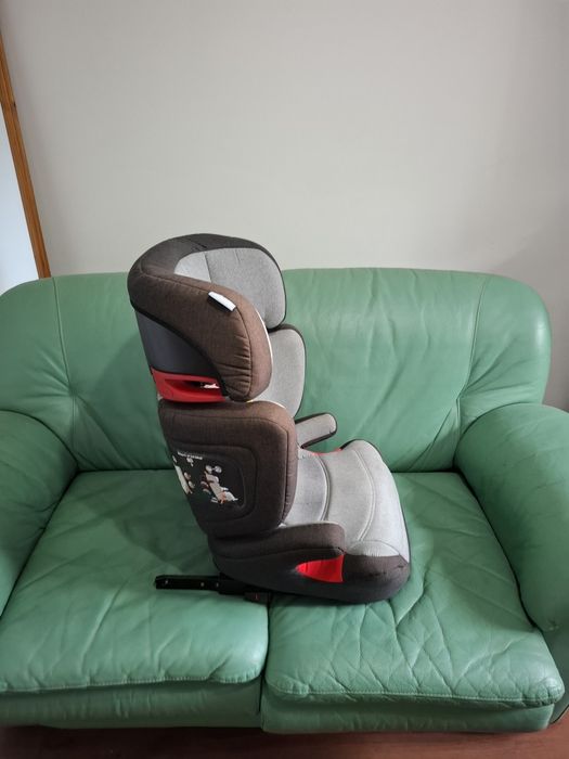 Scaun auto cu isofix