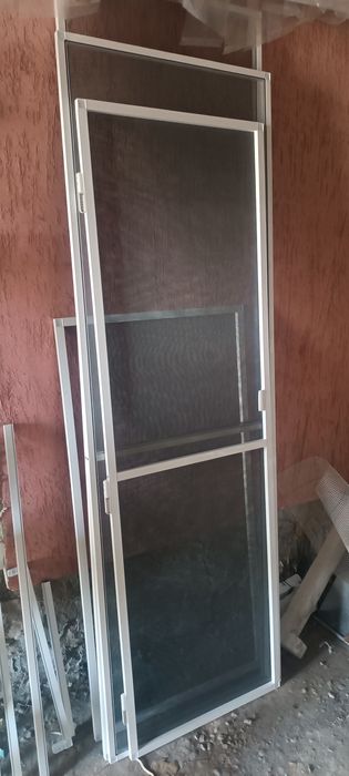 Произвеждам комарници