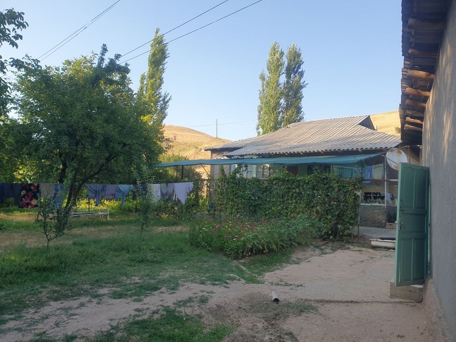 Baxorga chiqsa qimmatlashib ketadi.Uy sotiladi. Dacha qurishga yaxshi