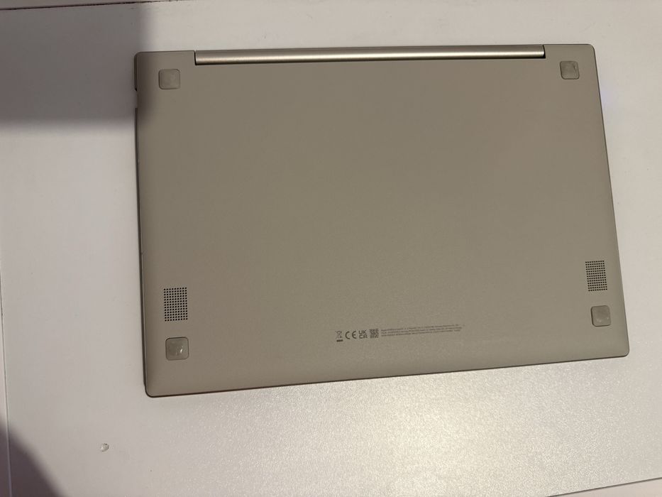 Лаптоп Samsung Galaxy Go нов