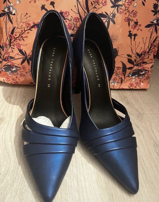 Pantofi Stiletto Zara bleumarin metalic purtati o data fara defect 36