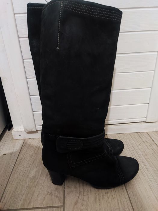 велурени ботуши на немската марка Jana