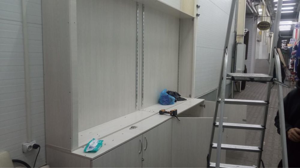 Шкаф/ветрина сатылады/продаётся