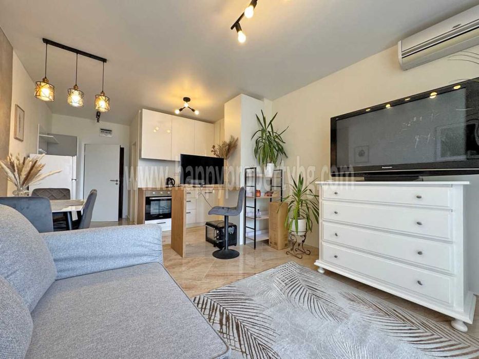 Продава се Двустаен апартамент в Свети Влас - 84 кв.м за 1298 €/кв.м - Снимка #1