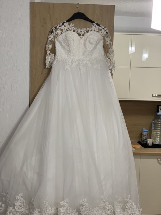 Сватбена рокля