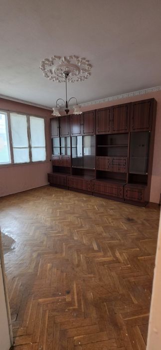 Тристаен апартамент