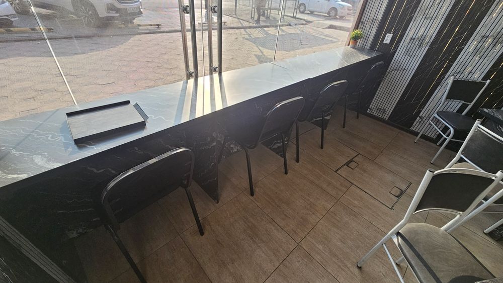 Maxsus mebellar fast foodga