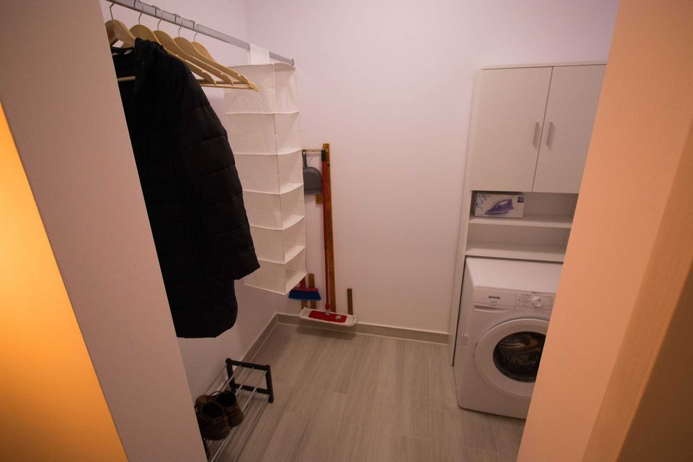 Inchiriez apartament 2 camere, zona Aradului-Iris, loc parcare suprateran