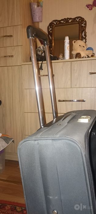 Продаю большой чемодан