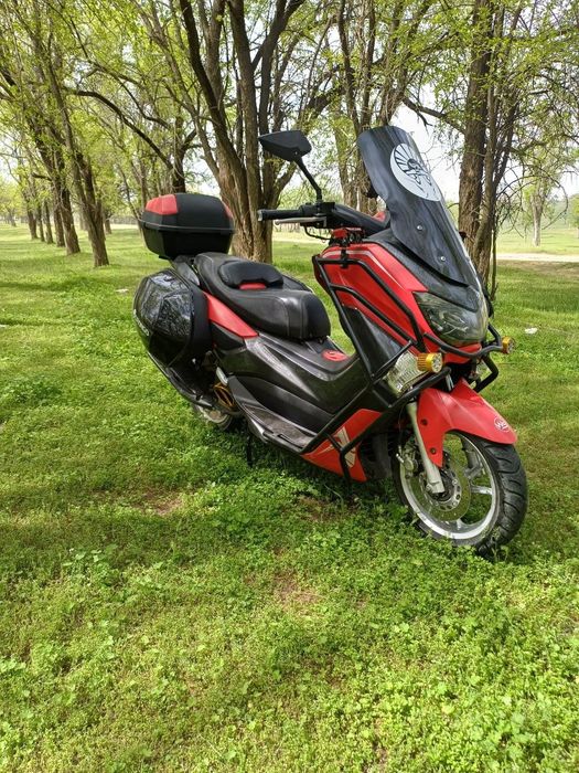 Skuter N Max sotiladi full variant