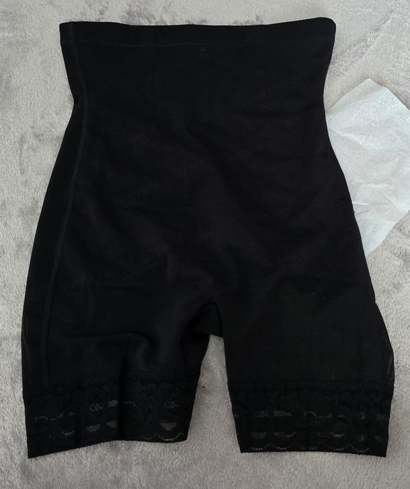 Vând lenjerie/pantaloni modelatori cu modelare puternica a abdomenului