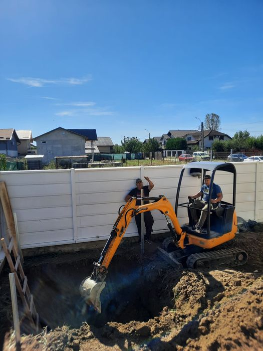 Excavator de închiriat + camionetă 7,5t